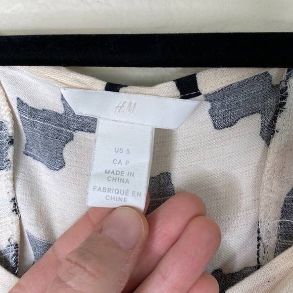 H&M black and cream top button down Sz small - Picture 2 of 5